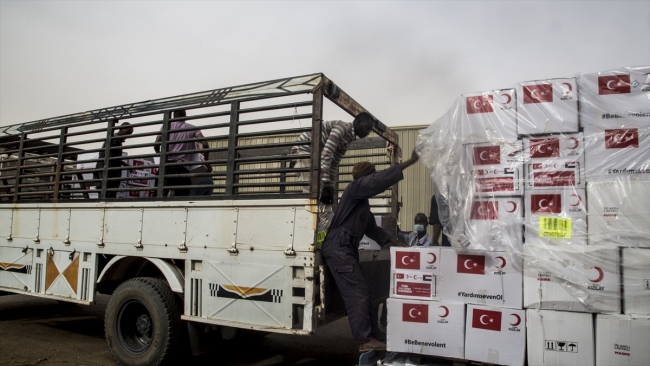 Türkiye'den gönderilen tıbbi yardım Sudan'a ulaştı