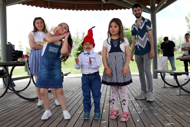 Hiç doğum günü kutlayamayan küçük Serhat'a 'yunus timleri'nden sürpriz