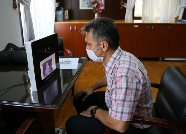 Meslek lisesi öğretmenlerinden ateş ölçerli yüz tanıma cihazı
