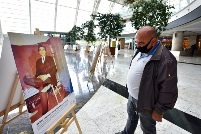 YTB'nin 'Sandıktaki Fotoğraflar' sergisi ziyarete açıldı