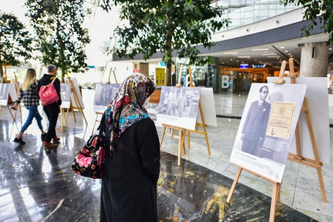 YTB'nin 'Sandıktaki Fotoğraflar' sergisi ziyarete açıldı
