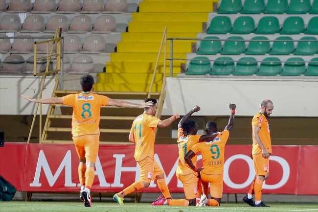 Trabzonspor kaçtı Aytemiz Alanyaspor yakaladı