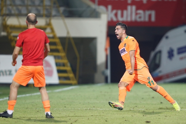Trabzonspor kaçtı Aytemiz Alanyaspor yakaladı