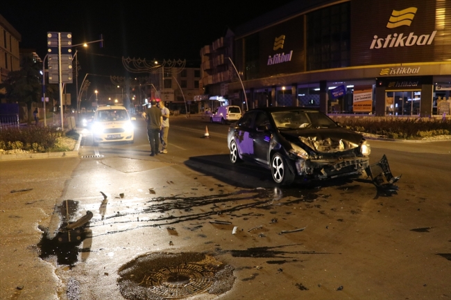 Düzce'de hasta taşıyan ambulans kaza yaptı