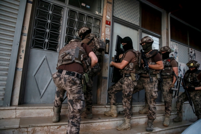 İstanbul'da 53 adrese uyuşturucu baskını: 55 gözaltı