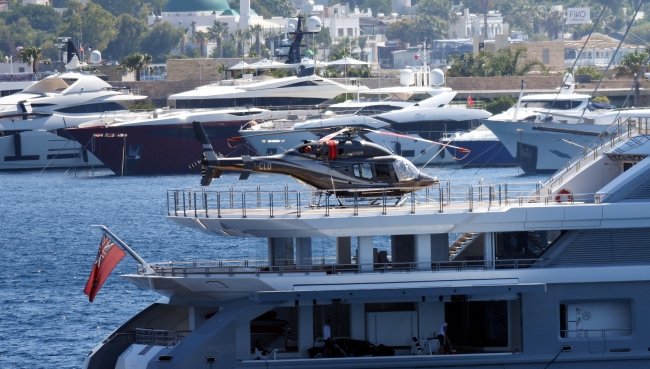 Mega yatlar Bodrum'a demir attı