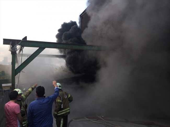 Başakşehir'de fabrika yangını