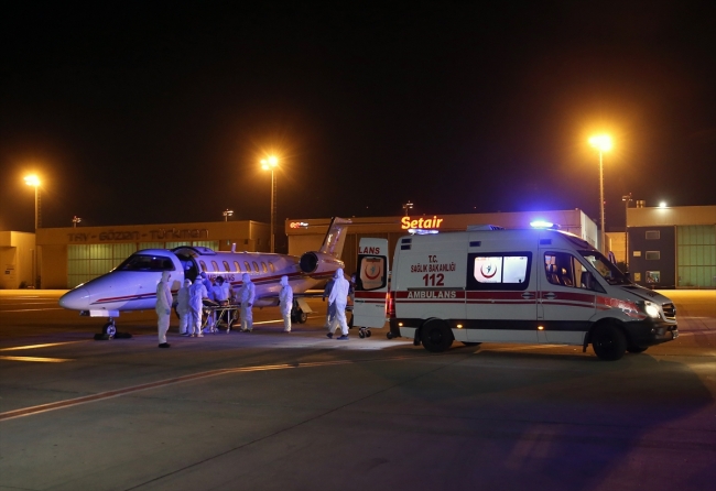 Suudi Arabistan'da koronavirüse yakalanan çift Türkiye'ye getirildi