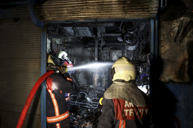 Ankara'da iş yerinde çıkan yangın hasara neden oldu