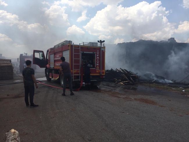 Konya'da atık toplama deposunda çıkan yangın söndürüldü