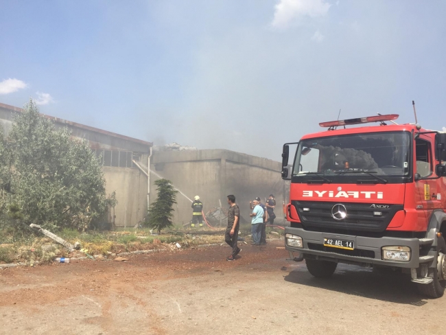 Konya'da atık toplama deposunda çıkan yangın söndürüldü