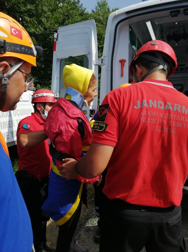 Uludağ'da mahsur kalan kadın kurtarıldı