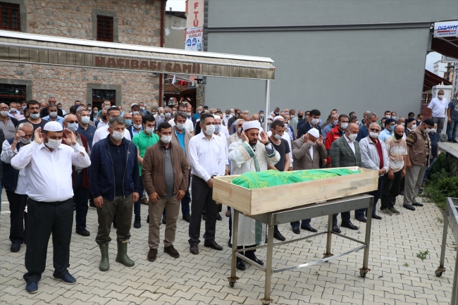 Rize'deki selde hayatını kaybeden 2 kişi toprağa verildi