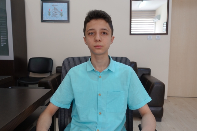 LGS'de tam puan alan Ali Fuad Erkan | Fotoğraf: AA