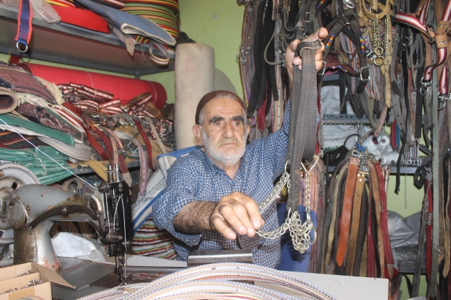 79 yaşındaki saraç ustası: Gençler çalışmadan para kazanmak istiyor