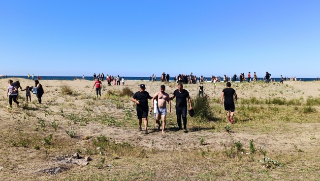 Sinop'ta boğulma tehlikesi geçiren 5 kişi kurtarıldı