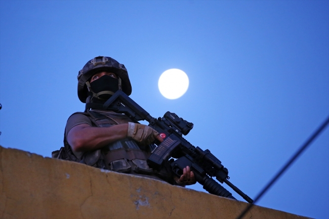 Adana'da PKK/KCK operasyonu: 13 gözaltı