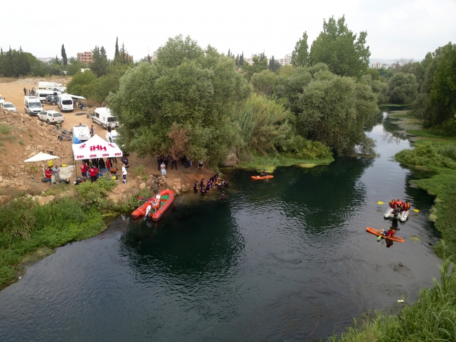 Kanalda kaybolan genci arama çalışmaları sırasında iki polis yaralandı