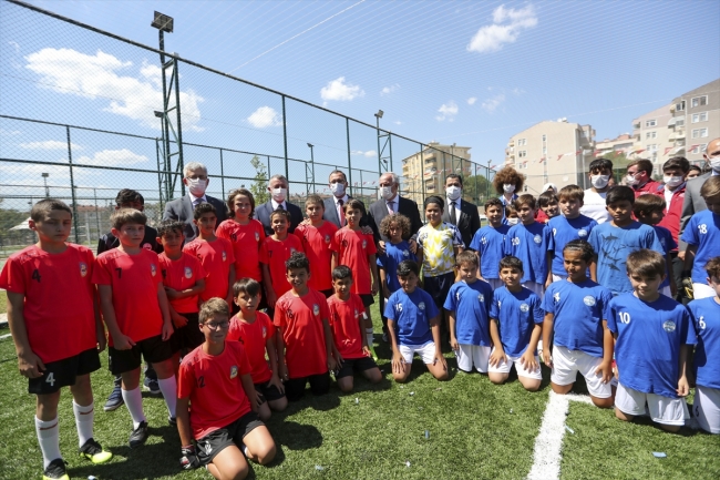 Bakan Kasapoğlu Kocaeli'de gençlik ve spor merkezi açılışına katıldı