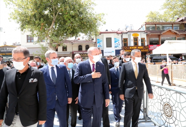Cumhurbaşkanı Erdoğan, cuma namazını Eyüp Sultan Camii'nde kıldı