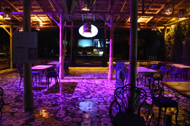 Bodrum'da tedbirlere uymayan 2 işletmenin faaliyetleri durduruldu