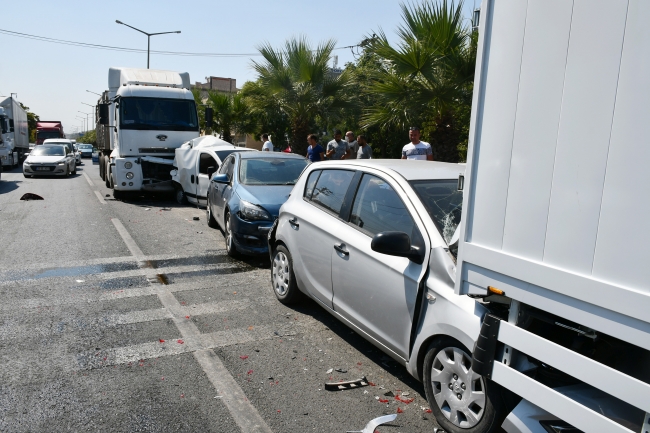 Manisa'da zincirleme trafik kazası: 5 yaralı