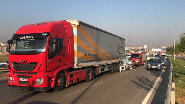 Düğün hazırlığı yapan çifti trafik kazası ayırdı