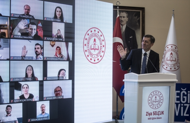 Bakan Selçuk: 896 bin öğretmenimizin bireysel gelişimine katkı sağladık