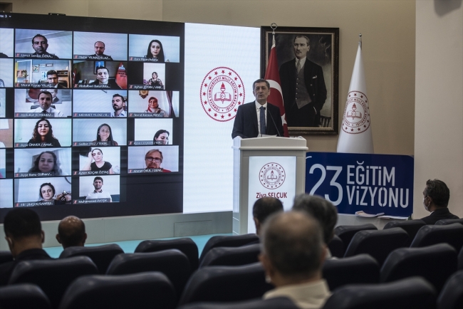 Bakan Selçuk: 896 bin öğretmenimizin bireysel gelişimine katkı sağladık