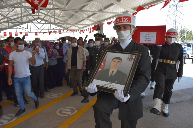 Şehit Uzman Onbaşı Aslan son yolculuğuna uğurlandı
