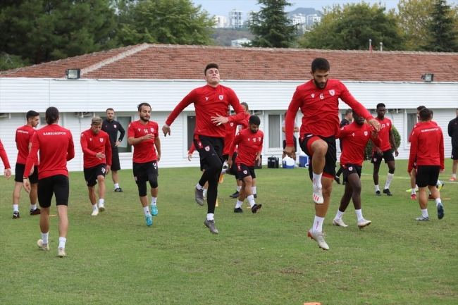 Ertuğrul Sağlam: Rakiplerle ve Covid-19 ile mücadele ediyoruz