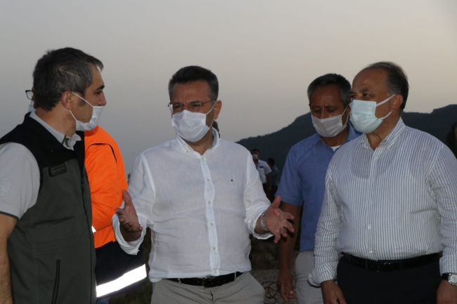 Makilik alanda başladı ormana sıçradı: 90 ev boşaltıldı