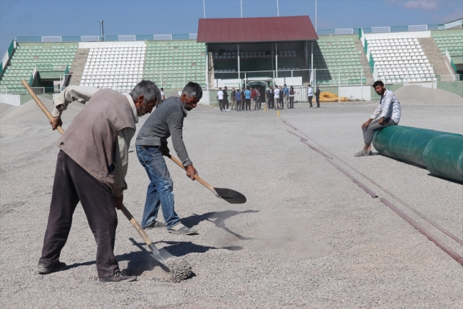 Van'da 4 stadın zemini yenileniyor