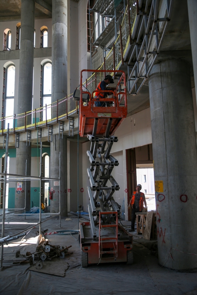 Taksim'e yapılan camide sona yaklaşıldı
