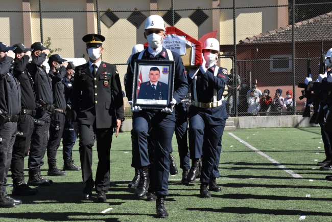 Kocaeli'deki kazada şehit olan asker son yolculuğuna uğurlandı