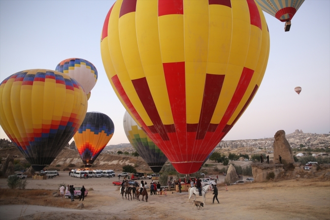 Yerli sıcak hava balonları ilk ticari uçuşunu yaptı