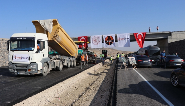 Bakan Karaismailoğlu: Kömürhan Köprüsü dünya için örnek projelerden biri