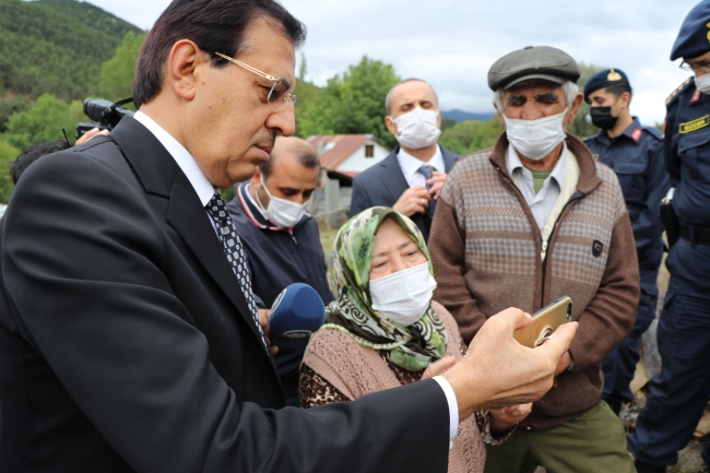 Bakan Pakdemirli'den hayvanları telef olan aileye destek