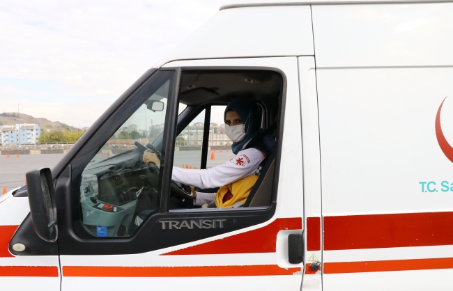 Kayseri'de ambulans personeline sürüş teknikleri eğitimi