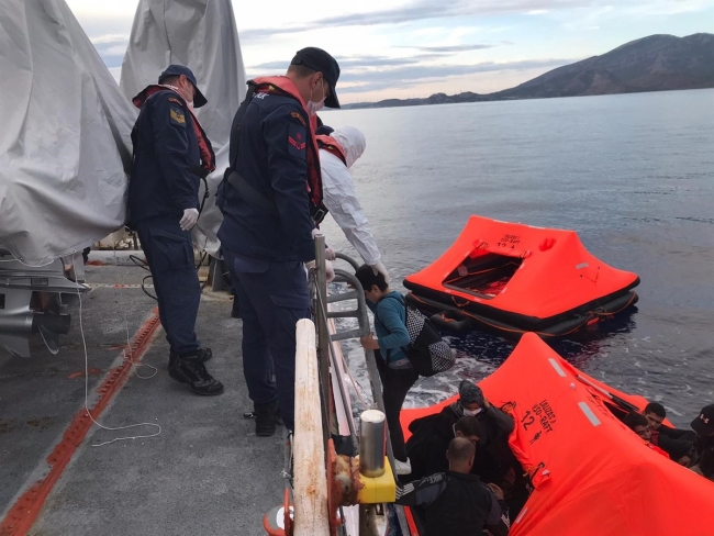 Yunanistan'ın ölüme terk ettiği 232 sığınmacı kurtarıldı