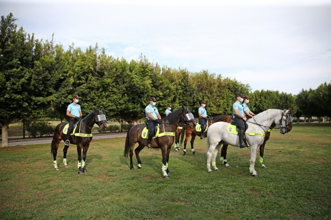 Adana'da atlı polis birliği göreve başladı