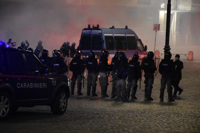 İtalya'da tedbirlere yönelik protestolar devam ediyor
