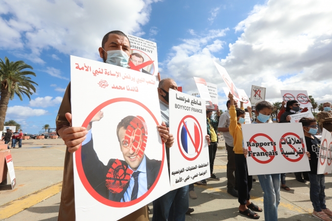 Libya'da Macron yönetiminin İslam karşıtı tutumu protesto edildi