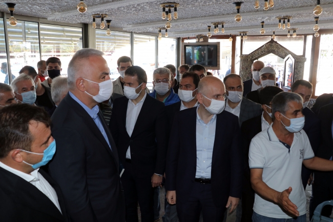 Bakanlar Ersoy ile Karaismailoğlu Seferihisar'da incelemede bulundu