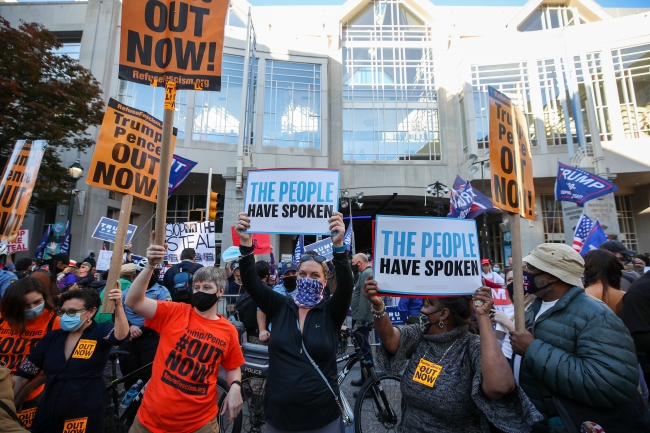 Trump ve Biden destekçileri karşı karşıya geldi