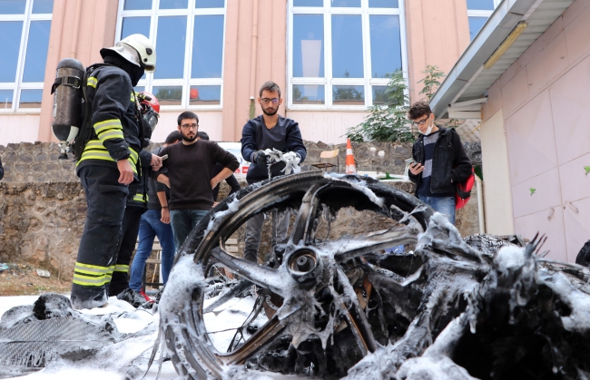 Üniversite öğrencilerinin geliştirdiği elektrikli otomobil küle döndü
