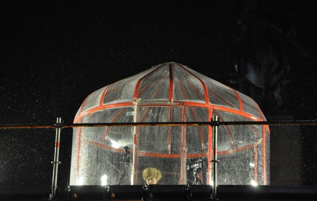 Manas Destanı'nı aralıksız 14 saat okudu