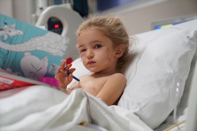 Mucize çocuklar depremin acılarını hafifletti