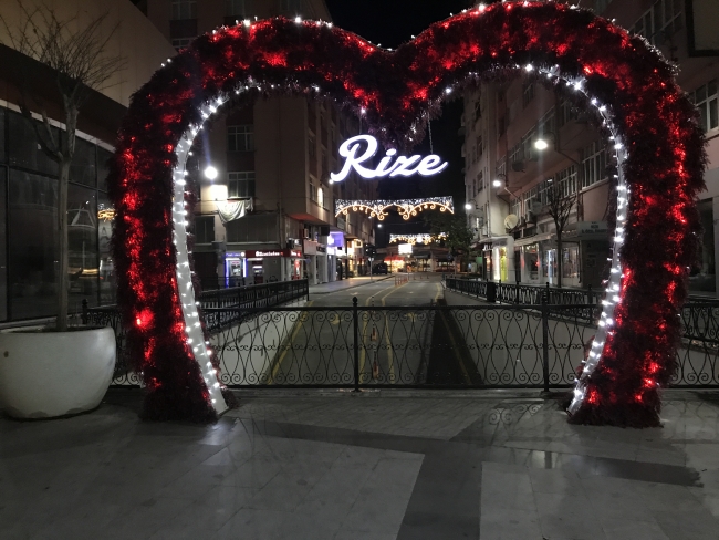 Kısıtlamanın ardından kentler sessizliğe büründü