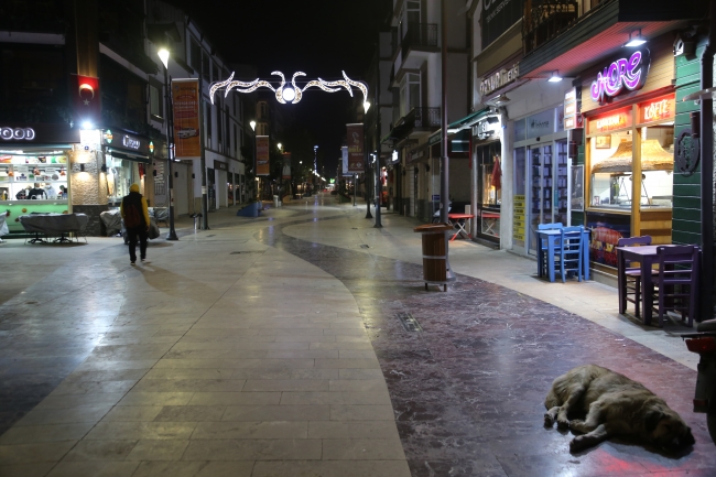 Kısıtlamanın ardından kentler sessizliğe büründü